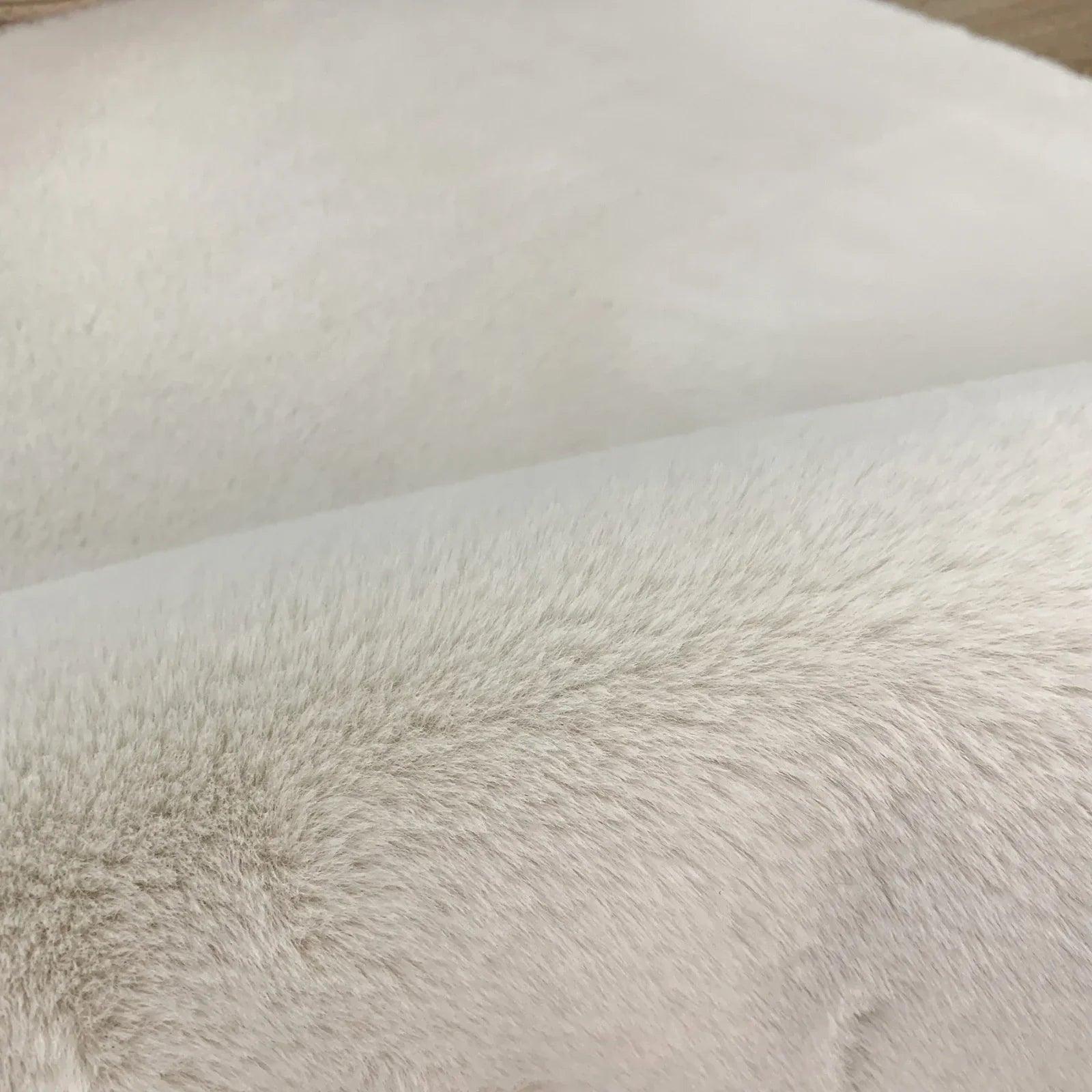 Covor Tip Blanita, ivory, rotund, antiderapant - CovorulPerfect