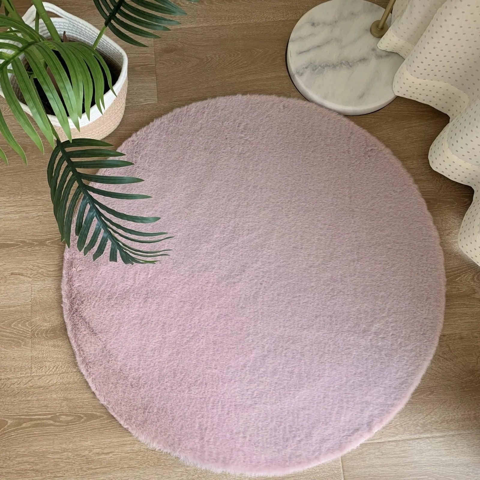 Covor Tip Blanita, roz, rotund, antiderapant - CovorulPerfect